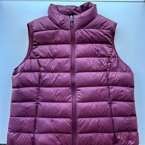 Eddie Bauer Down Fill Puffer Vest in Maroon Size XL
